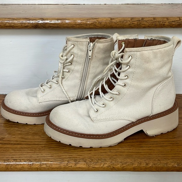 Saks Cream boots - Picture 2 of 7